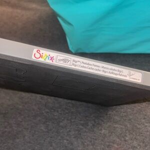 Sizzix Bigz Peekaboo Frames Die